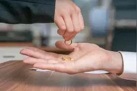 女子离婚，公婆索要15万带孙费！“不是真想要”图片