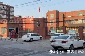 河南一民办小学倒闭，家长交10万助学金没退还，学校负责人被抓图片