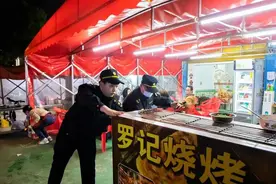 武汉东湖风景区城管常态夜查不“打烊”，持续扮靓“夜东湖”图片