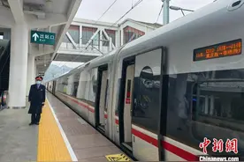 贵州遵义至香港西九龙高铁列车恢复开行图片