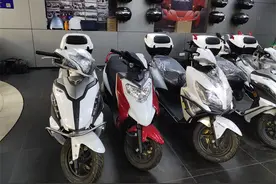 青年调查｜“疯狂”的摩托车沪牌，两年涨价近27万图片