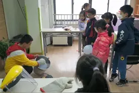 鲜花秒变冰块？这堂实验课带你感受科学的魅力图片