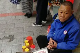 卖假蜂蜜能发大财？养过蜜蜂的人来说句公道话：真货很多，卖不出去图片
