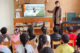 画鸡蛋、荡秋千、放风筝……幼儿园娃的清明节这样过图片