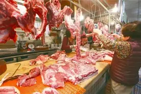 岛内猪肉价格“狂飙”：卤肉饭涨价 猪肉摊贩叹涨价夸张图片