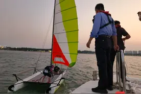 事发海口！两人乘帆船出海遇险被困，危急时刻……图片