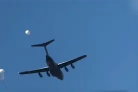 运-20B首次曝光：已经融入作战体系视频封面