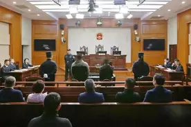 “得物”防伪扣遭“克隆”，你网购的球鞋可能有假！图片