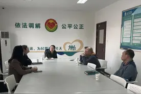 孩子被商圈LED大屏砸伤起纠纷，调解员情法并重巧化解图片