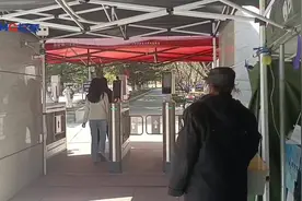 春暖花开，高校大门仍未“大开”图片