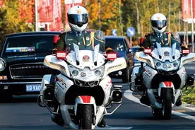 法国总统马克龙访华，国宾护卫队摩托杭州制造图片