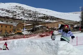 下一个苏翊鸣！杭州六岁娃跳出单板滑雪空翻高难度动作图片