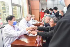 帕金森病呈年轻化趋势，发现这些症状应及时就诊！图片