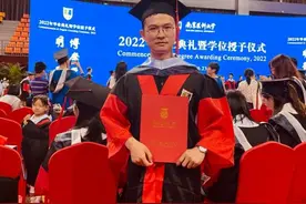 患者→医者→教师！他和帕金森抗争16年……图片