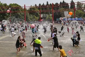 云南民族村“傣历1385年新年泼水节”盛大“开泼”！图片