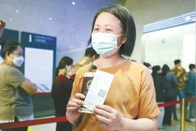 中老铁路跨境客运今日开通 昆明至万象朝发夕至图片