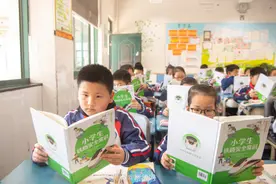 从《孤勇者》到“电摇”，这些小学生的社交语言你懂吗图片