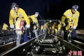 四川达州至成都铁路为期52天的大修集中修启幕图片