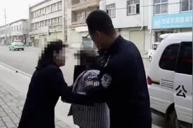 “妈，是我，您看看我！”甘肃灵台警方助力失散28年母女实现团圆图片