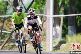 2023中国·成都天府绿道国际自行车赛开赛图片