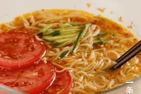 正宗朝鲜族冷面，Q弹劲道、酸甜清爽，10分钟就能搞定图片