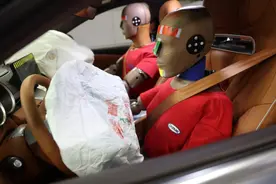 国内首次以女性假人为主角的碰撞挑战来了！图片