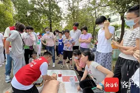 “救命神器”AED如何使用？医护人员教你正确使用图片