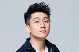 在剧院户外看音乐会是什么感受？金志文专场五一假期开唱图片