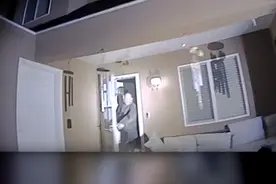 离大谱！美国警察因敲错门误杀居民图片