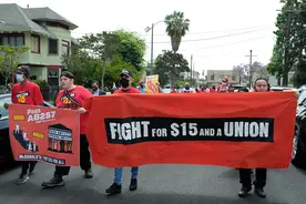 美议员刊文批美国财富不平等日益严重：数百万民众无力负担生活成本图片