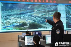 “进工地”做好项目“安全员” 青岛交警全力护航重点项目工程建设图片