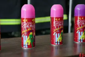 果然视频|小心!罐装彩带变喷火罐!图片