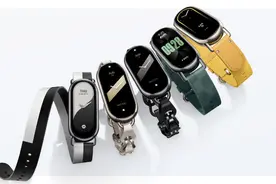 谁说手环只能戴在手上小米手环8首次提供项链模式图片