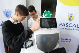 日报：十个数字解读AI发展现状图片