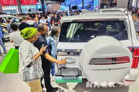 有车企为它组建了50人规模的销售团队 2023上海车展迎来首个专业观众日图片