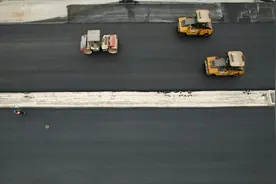 内大高速四川段开始铺油 内江到大足将缩短到一小时图片