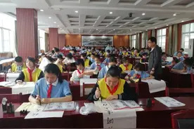 享受习字的快乐，这所小学坚持20分钟书法“天天练”图片