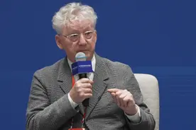 英国导演柯文思：中国流行文化影响力不如韩国，怎么破？视频封面