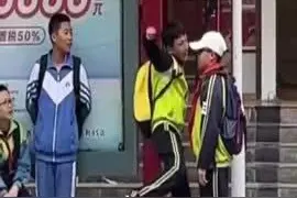 “只要热爱，哪里都是舞台”丨甘肃天水两名小学生车站“斗舞”火遍全网图片