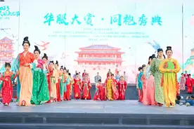 华服走秀 花车巡游 赴“长安上巳节”之约图片