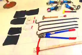 盗贼夜撬名表店铺， 盗窃团伙七人全数落网图片