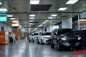 新车驾到！湖南车展开始进车图片