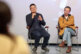 探索中国自然纪录片创作之路，《众神之地》进校园图片