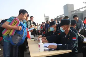 中国海军新一批护航编队，起航！图片