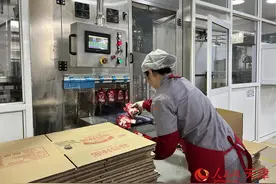 “进淄赶烤”火出圈 天津小镇生产的烧烤酱料订单暴增图片