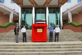 东莞厚街镇举行“示范圩镇”揭牌仪式，22个社区获评图片