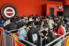 武汉热门景区推出“五一限定”玩法 飞车炫技“夺宝”，畅游“极速世界”图片