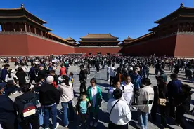 “五一”假期  北京故宫游客如潮图片