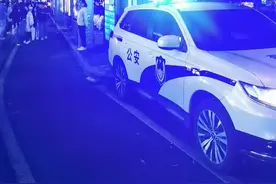 视频丨夜长沙11点，交警哥哥喊话：文明过马路图片
