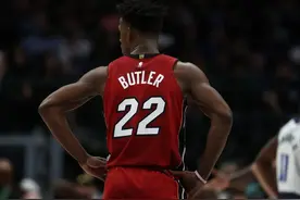 乐福谈巴特勒带伤作战：他是个很顽固的家伙，这太疯狂了图片